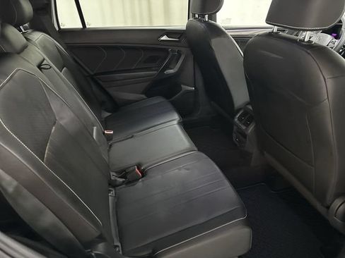 Used 2022 Volkswagen Tiguan SE R-Line AWD/4WD image 17