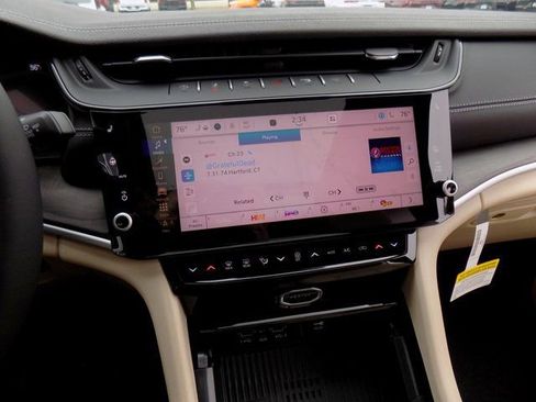 New 2026 Jeep Grand Cherokee Limited w/ Luxury Tech Group II RWD image 14
