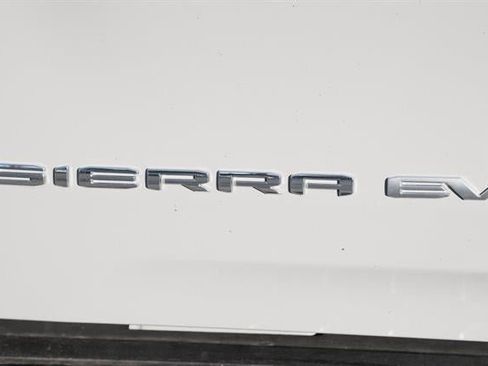 Used 2024 GMC Sierra EV Denali image 25
