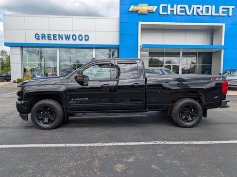Used 2018 Chevrolet Silverado 1500 LT w/ All Star Edition AWD/4WD image 2
