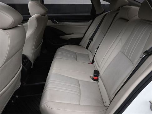 Used 2019 Honda Accord Touring image 34