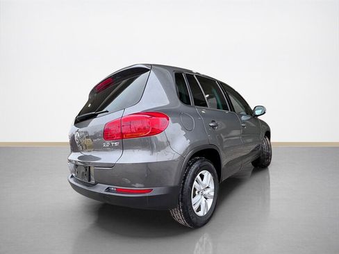 Used 2013 Volkswagen Tiguan S image 4