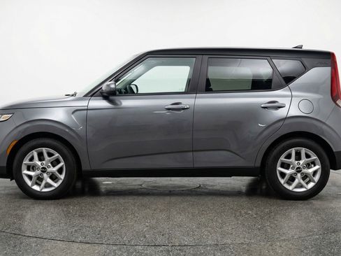 Used 2025 Kia Soul LX w/ LX Technology Package FWD image 5