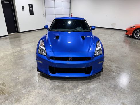 Used 2024 Nissan GT-R w/ Floor Mat Package AWD/4WD image 3