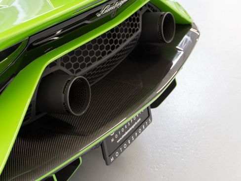 Used 2021 Lamborghini Aventador SVJ AWD/4WD image 10
