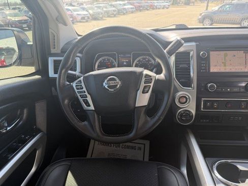 Used 2019 Nissan Titan PRO-4X AWD/4WD image 26