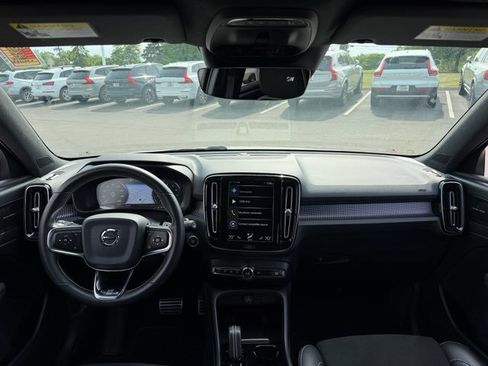 Used 2020 Volvo XC40 T5 R-Design AWD/4WD image 9