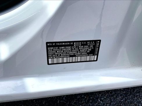 Certified 2023 Volkswagen Jetta SE w/ Panoramic Sunroof Package image 29