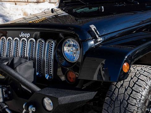 Used 2013 Jeep Wrangler Sahara w/ Mopar Chrome Edition Group image 27