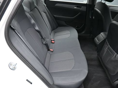 Used 2019 Hyundai Sonata SE w/ Winter Weather Package FWD image 22
