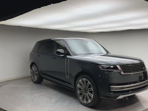 New 2026 Land Rover Range Rover Long Wheelbase SE image 8