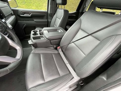 Certified 2025 GMC Sierra 1500 SLT image 12