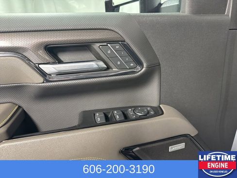 Used 2024 Chevrolet Silverado 2500 ZR2 w/ Technology Package image 36