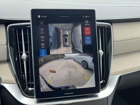 Certified 2026 Volvo XC90 B6 Plus w/ Protection Package AWD/4WD image 27