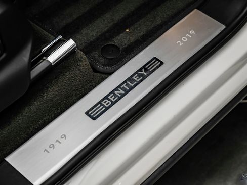 Used 2019 Bentley Bentayga image 50