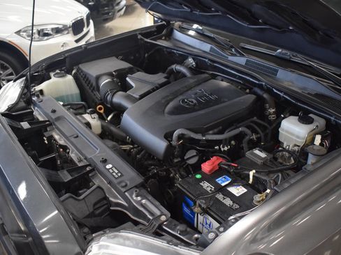 Used 2017 Toyota Tacoma TRD Off-Road image 68