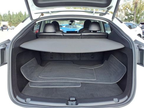 Used 2023 Tesla Model Y Long Range image 23