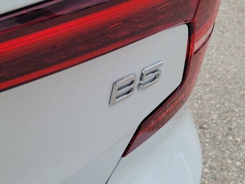 Used 2025 Volvo S60 B5 Plus w/ Protection Package Premier FWD image 9