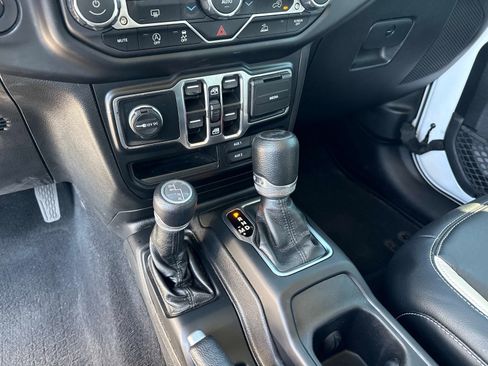 Used 2022 Jeep Wrangler Unlimited Sport AWD/4WD image 25