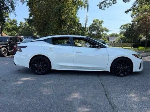 Used 2019 Nissan Maxima SR w/ Premium Package FWD image 12