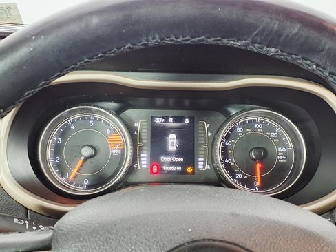 Used 2018 Jeep Cherokee Latitude w/ Altitude Package FWD image 23