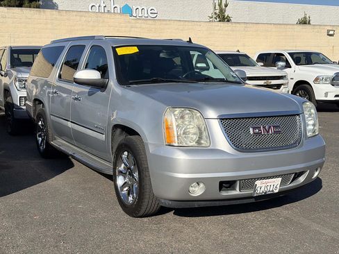 Used 2012 GMC Yukon XL Denali RWD image 1