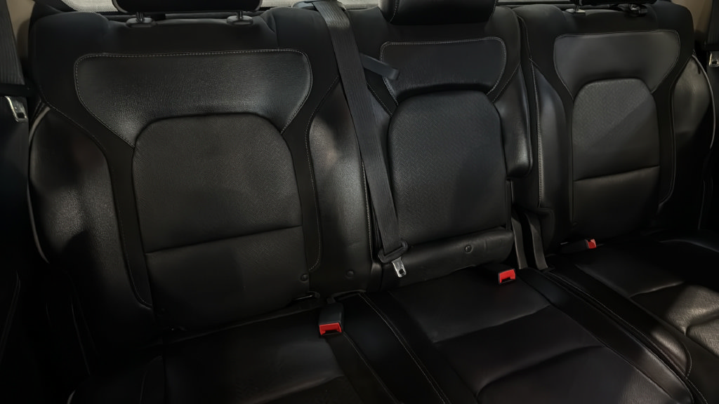 Used 2019 RAM 1500 Laramie AWD/4WD image 13