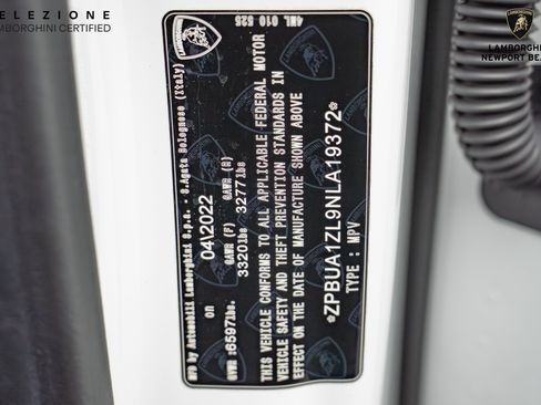 Used 2022 Lamborghini Urus image 38