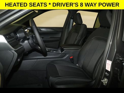 New 2026 Jeep Grand Cherokee Laredo image 4