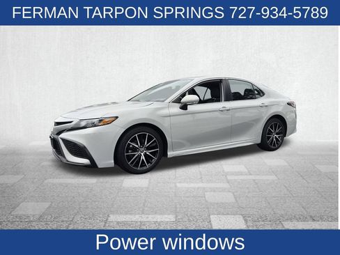 Used 2023 Toyota Camry SE FWD image 6