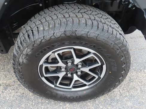 Used 2024 Jeep Wrangler Unlimited Rubicon AWD/4WD image 11