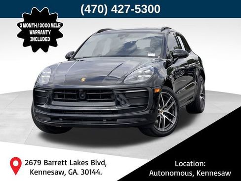 Used 2023 Porsche Macan AWD/4WD image 1