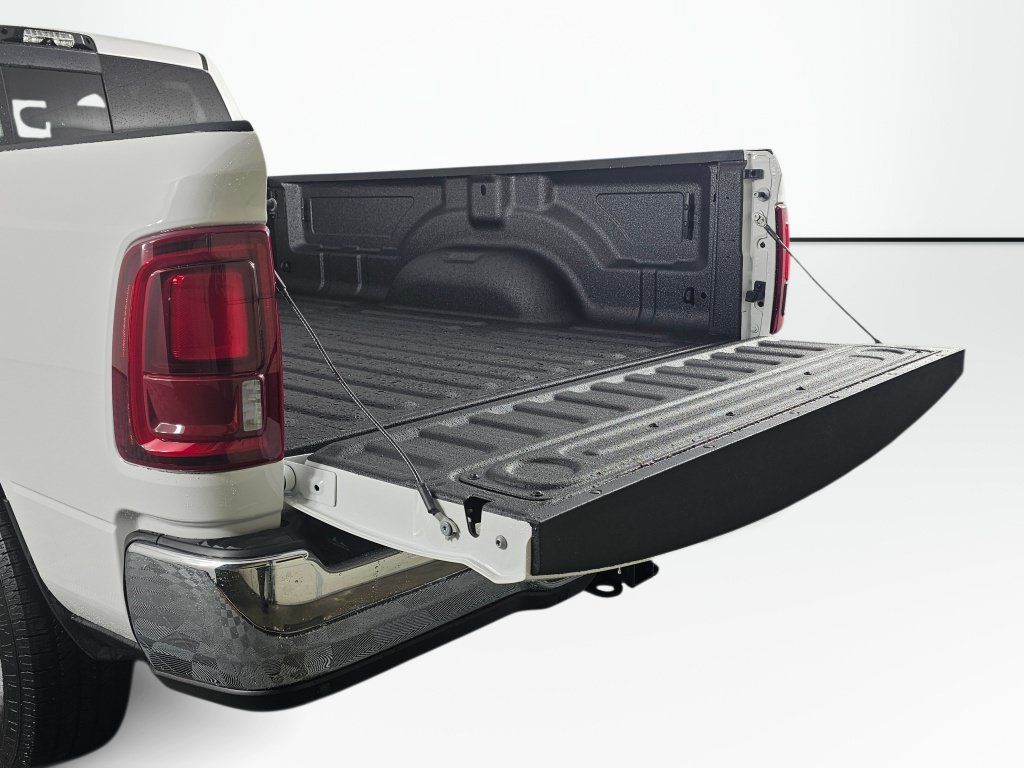 New 2026 RAM 3500 Tradesman AWD/4WD image 17