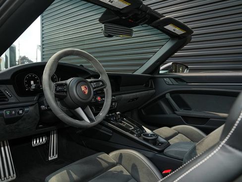 Used 2026 Porsche 911 Carrera GTS RWD image 4