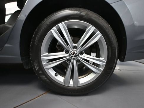 Used 2024 Volkswagen Jetta SE FWD image 10