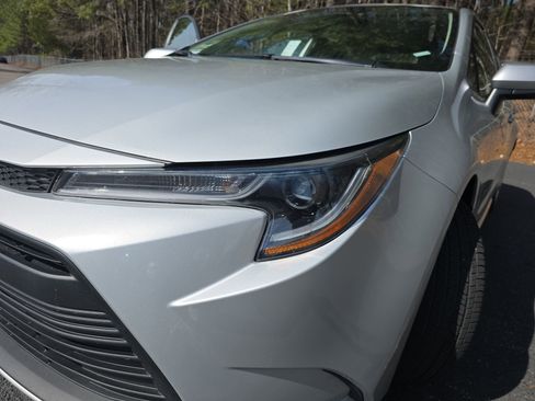 Used 2024 Toyota Corolla LE image 32