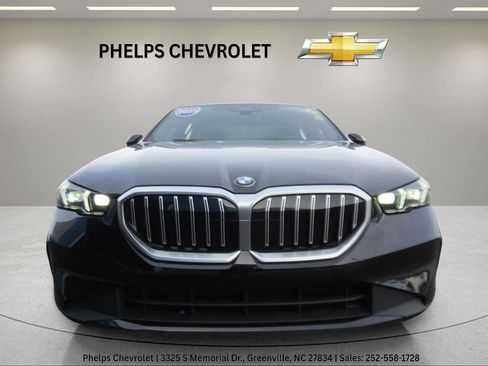 Used 2025 BMW 530i xDrive AWD/4WD image 3