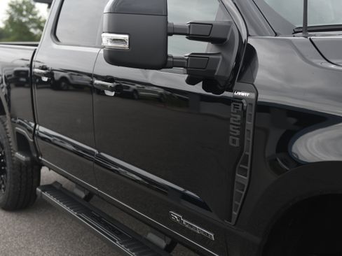 New 2026 Ford F250 Lariat w/ Black Appearance Package AWD/4WD image 5