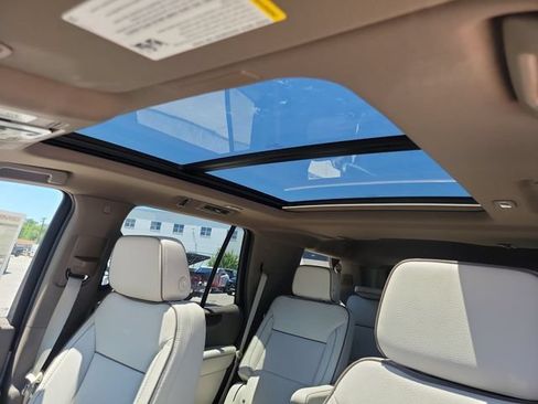 New 2026 GMC Yukon Denali w/ Sun & Power Step Package AWD/4WD image 18