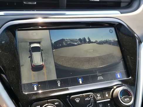 Used 2020 Chevrolet Bolt Premier w/ Infotainment Package FWD image 12