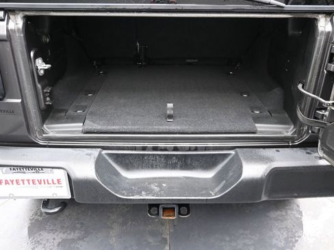 Used 2018 Jeep Wrangler Unlimited Sport S image 15