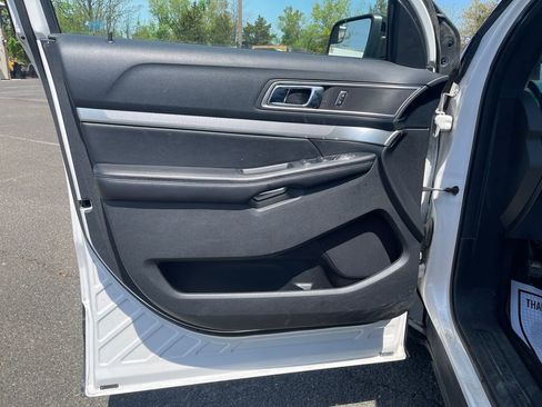 Used 2016 Ford Explorer XLT AWD/4WD image 14