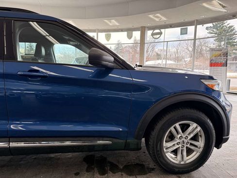 Used 2021 Ford Explorer XLT w/ Equipment Group 202A image 6