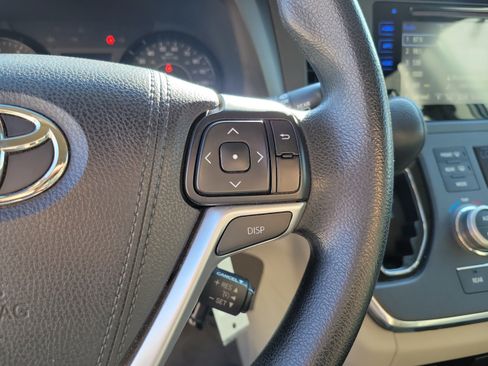 Used 2017 Toyota Sienna LE FWD image 11
