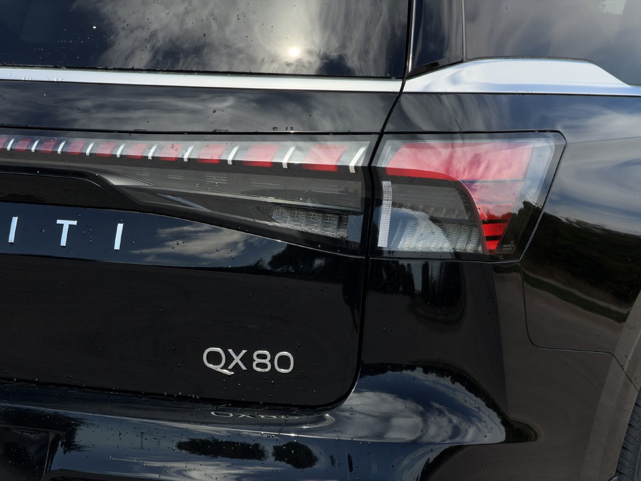New 2027 INFINITI QX80 Luxe RWD image 9