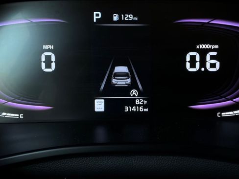 Used 2025 Kia Soul LX w/ LX Technology Package FWD image 36