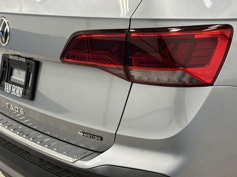 Used 2022 Volkswagen Taos SE image 29