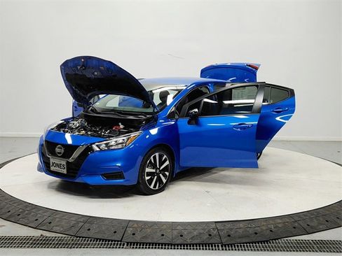 Used 2022 Nissan Versa SR w/ Convenience Package image 11