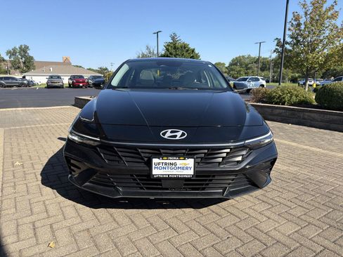 Used 2025 Hyundai Elantra Limited FWD image 8