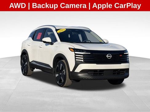 Used 2025 Nissan Kicks SR image 1